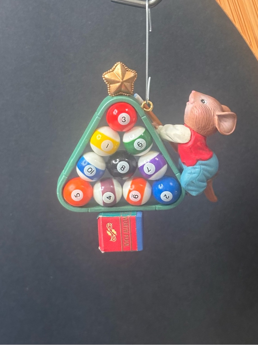 1993 POOL HALL-IDAYS ORNAMENT Enesco Mouse Pool Balls Christmas *missing foot